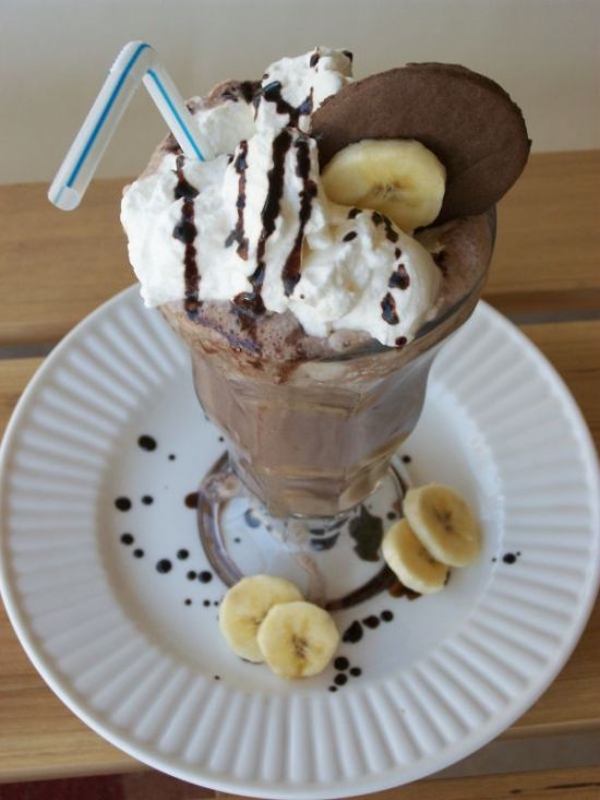 Chocolate-Banana-Milkshake-and-Cookies-41